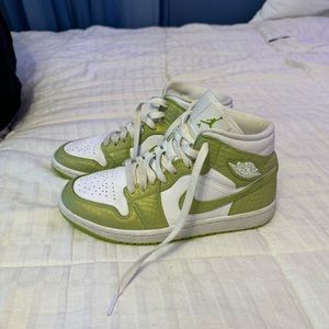 SOLD Women’s Air Jordan 1 Mid SE ‘Green Python’